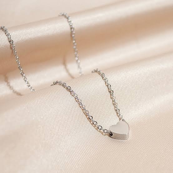 Elegant Silver Heart Pendant Necklace